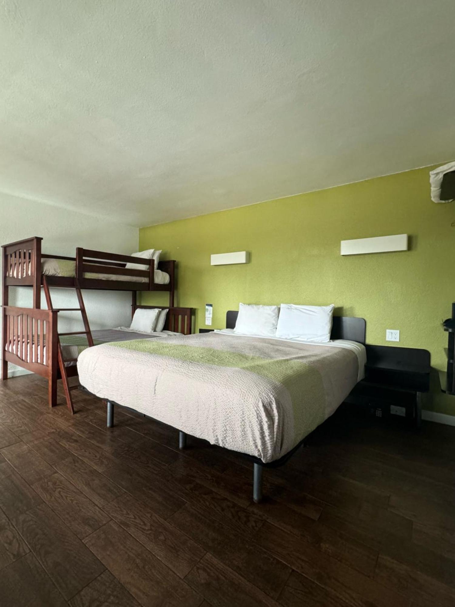 Fisherman'S Cove Inn Монтерей Экстерьер фото