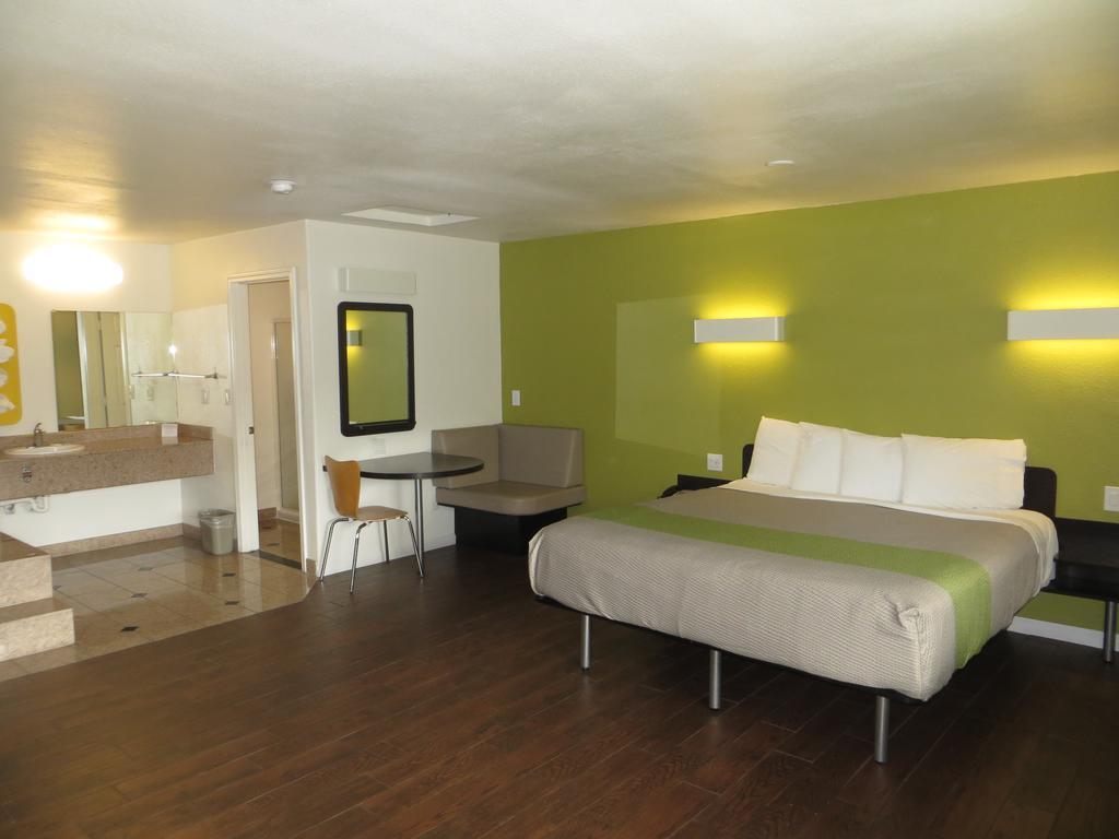 Fisherman'S Cove Inn Монтерей Экстерьер фото