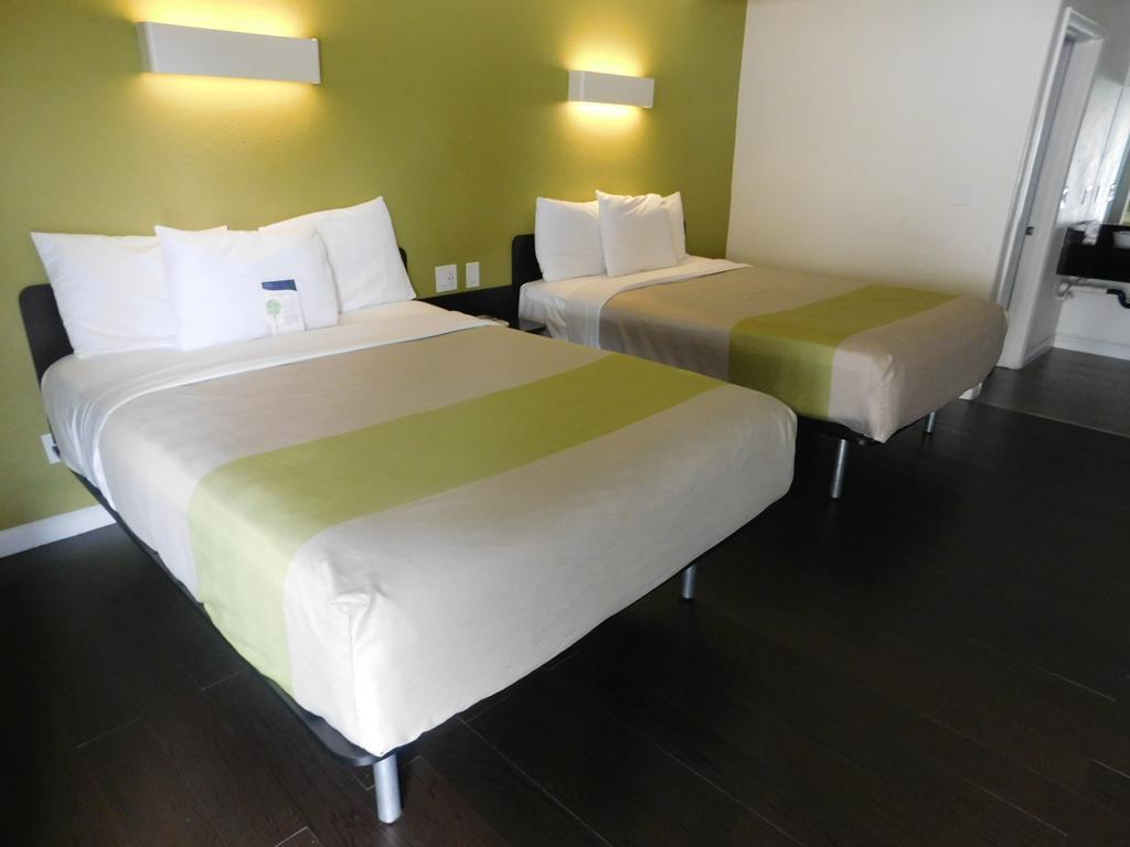 Fisherman'S Cove Inn Монтерей Экстерьер фото
