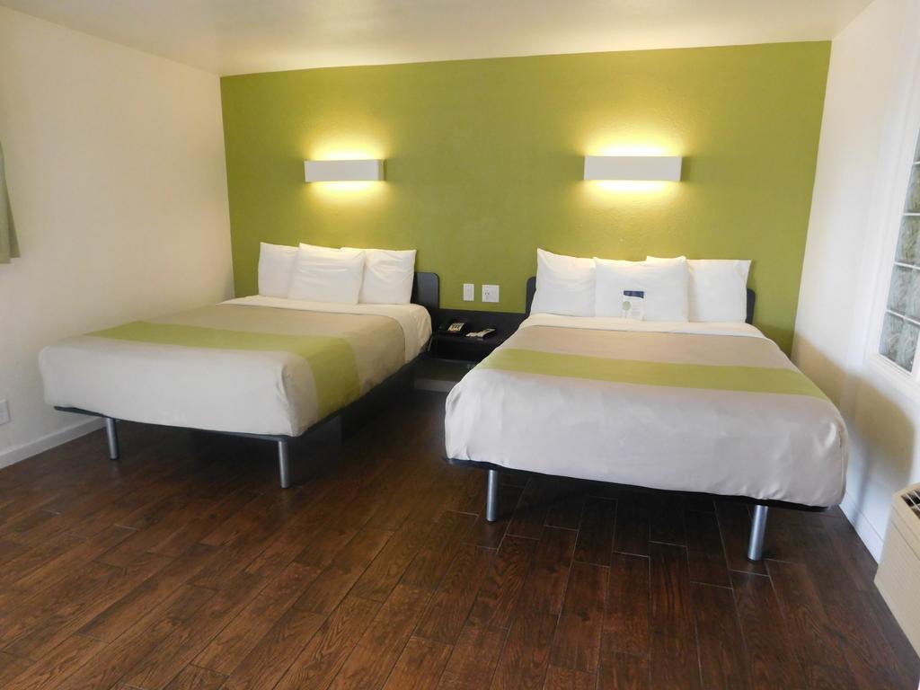 Fisherman'S Cove Inn Монтерей Экстерьер фото