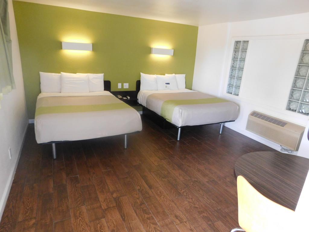 Fisherman'S Cove Inn Монтерей Экстерьер фото